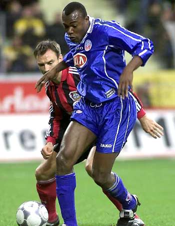 首日比赛中 首日比赛中